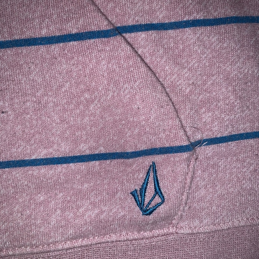 ‘Summer-Nights’ Volcom Tops - Picture 11 of 12
